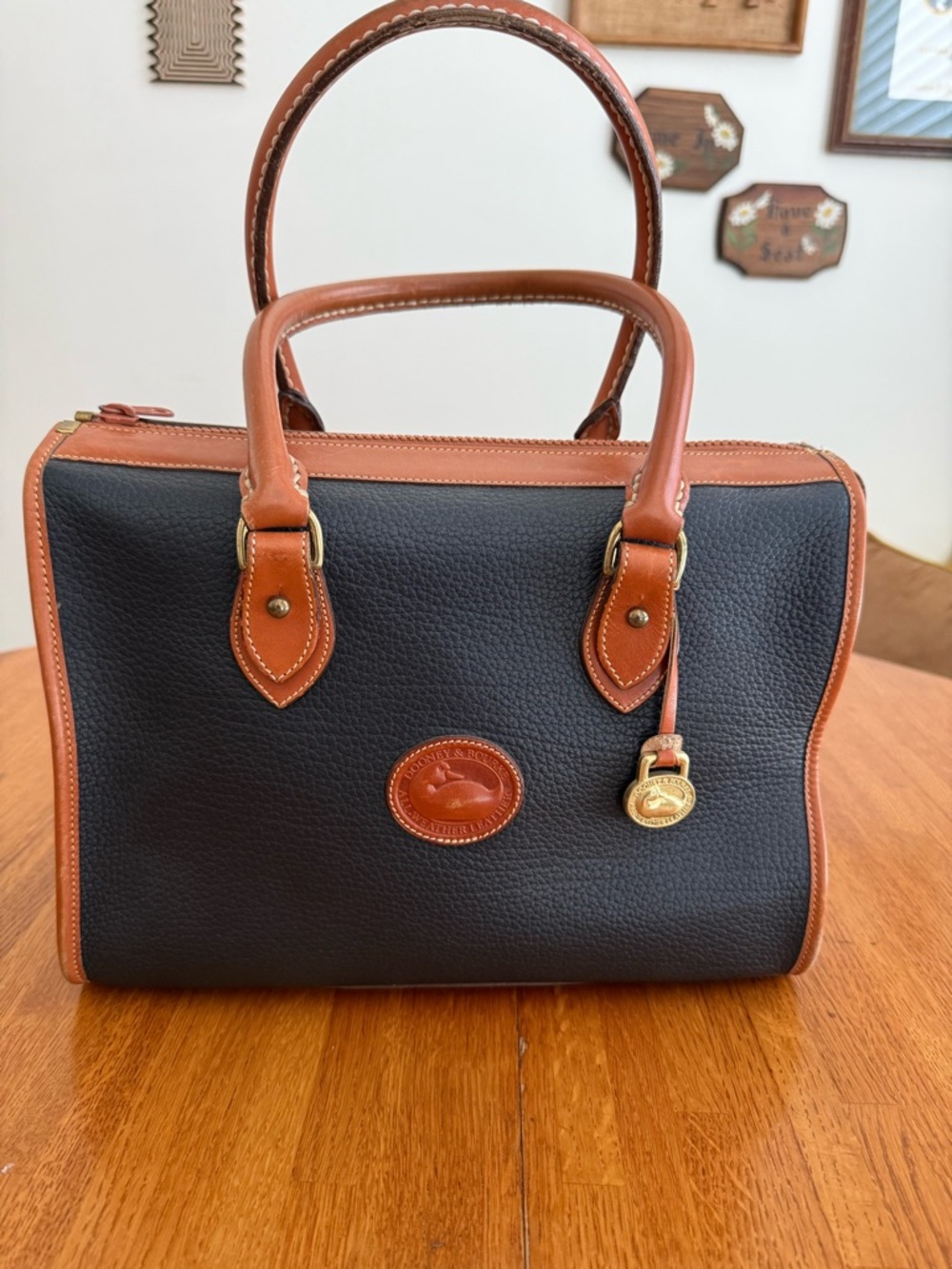Vintage 90s Made in USA Dooney & Bourke black leather satchel handbag